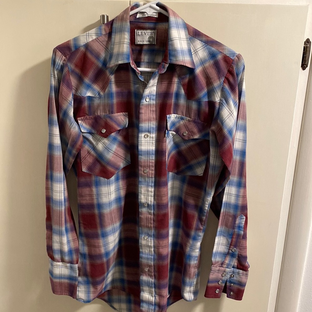 Levi’s women’s size small snap front